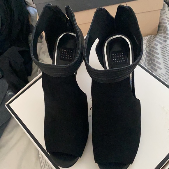 Heels - Picture 3 of 3